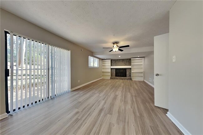 Building Photo - 3208 Aspen Cir SW