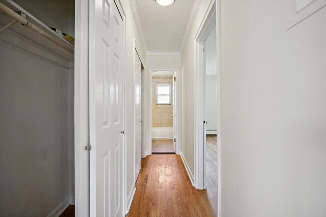 Building Photo - 300 Claremont Ave