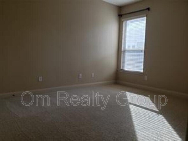 Building Photo - 5402 Valley Country Ln