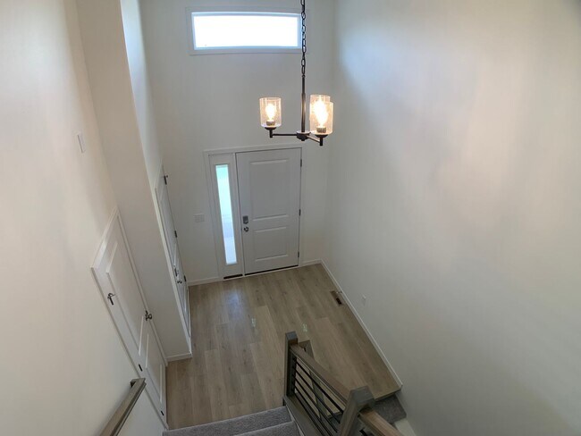 Building Photo - 4 Bed 3 Bath Single Family Home