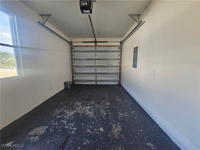 Building Photo - 4604 15th St SW