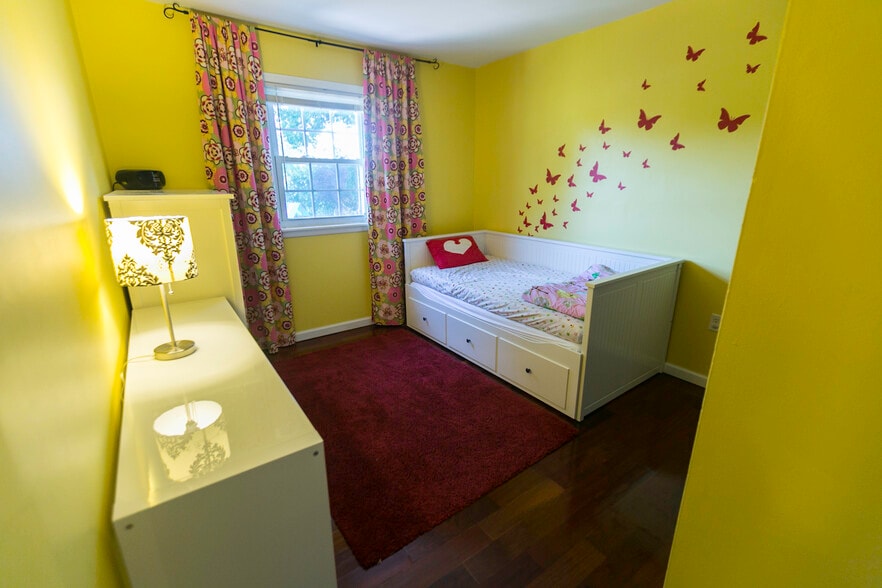 Building Photo - 540 Valleywood Rd