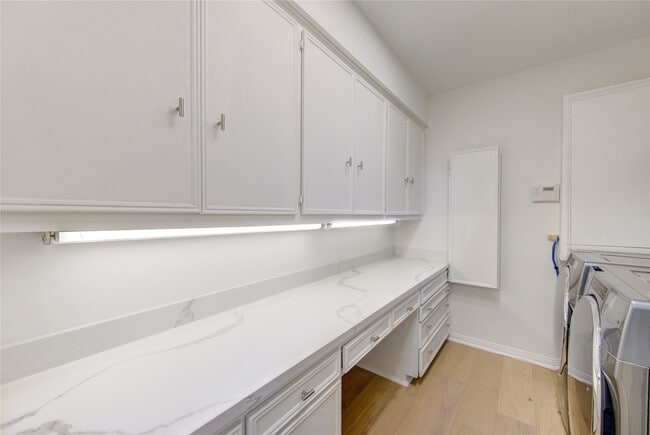Building Photo - 50 Saddlebrook Ln