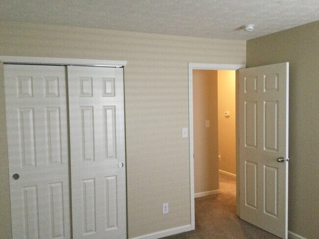 Building Photo - 1046 Swinton Way