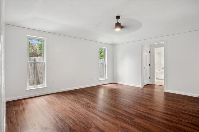 Building Photo - 5502 Coronado Dr