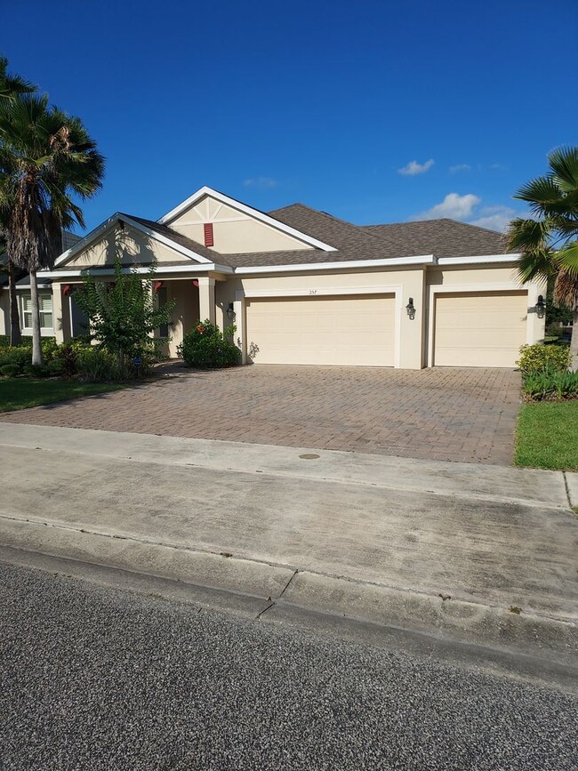 Building Photo - Coming soon!!! BEAUTIFUL 4 BEDROOM 3 BATH ...