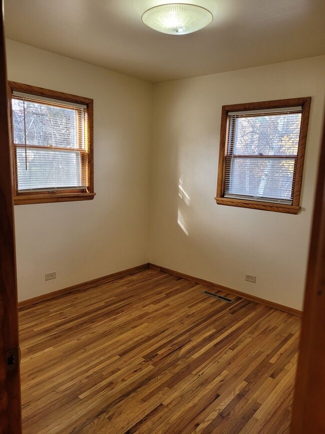 Building Photo - Whitefish 4 bedroom Unfurnished Home