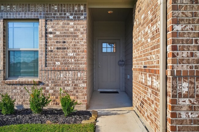 Building Photo - 8102 Coral Dr