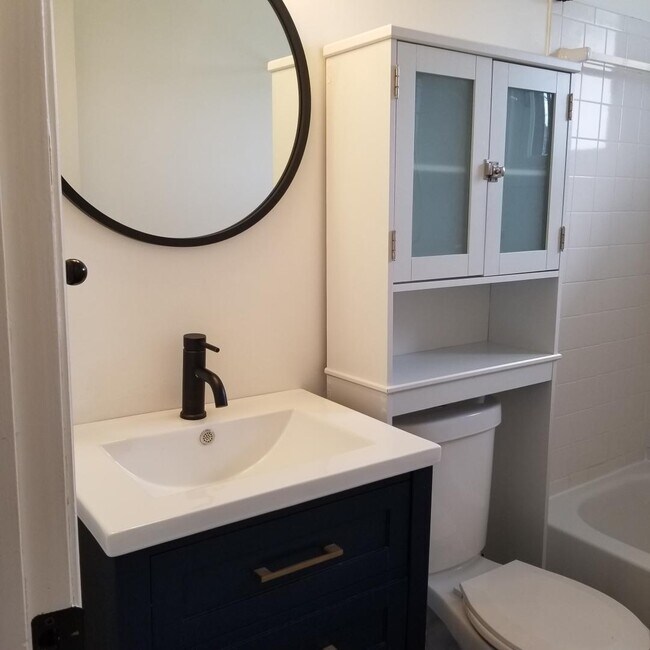 Building Photo - 934 Boscobel St