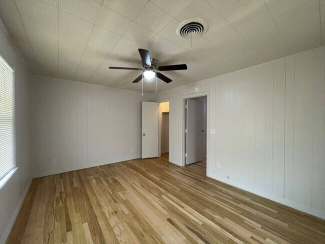 Building Photo - Lamesa’s Hidden Gem: Where Comfort Meets Texas Charm!