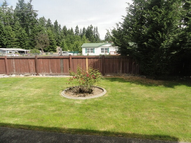 Building Photo - Gorgeous 4 bedroom 2 Story In the Gated Community of "Falcon Creek"!!