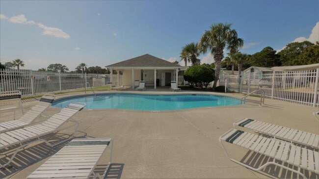 Building Photo - 1219 Thomas Dr