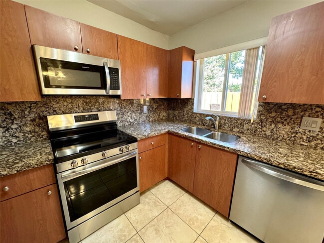 Building Photo - 6133 Buchanan St