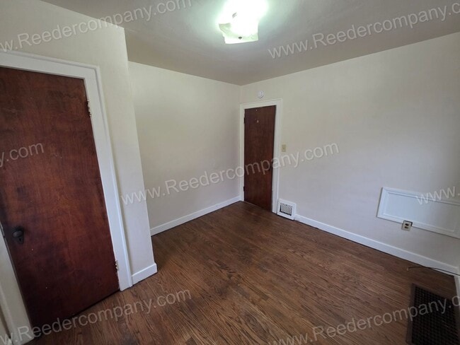 Building Photo - 546-548 Chicago Avenue*