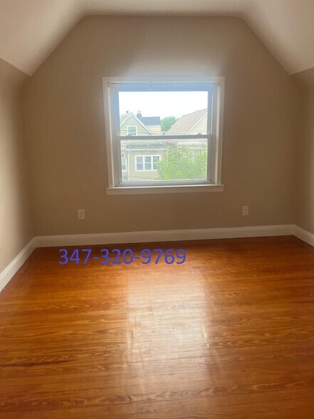 Building Photo - 97 W 54th St