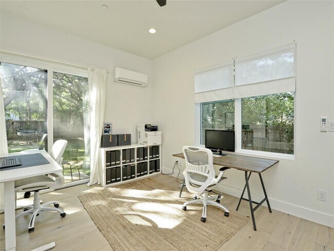 Building Photo - 304 Westwood Terrace