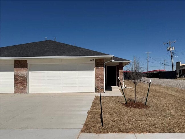 Building Photo - 209 Liam Dr