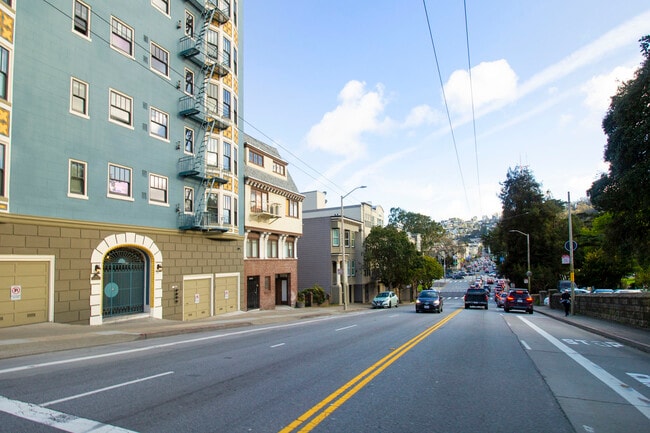 Interior Photo - 500 Stanyan