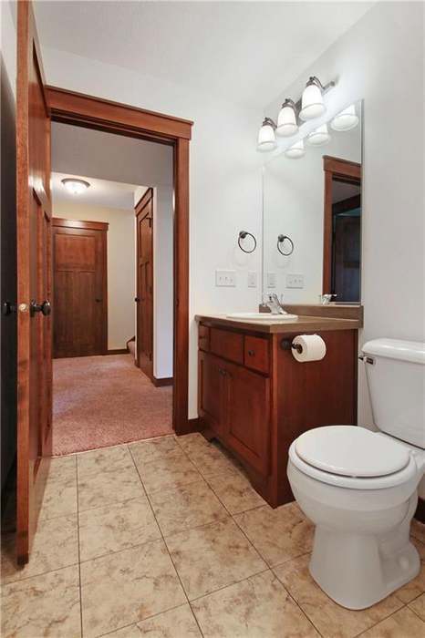 Building Photo - 2425 Lake Ct