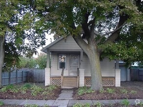 Building Photo - 1911 Alpha St