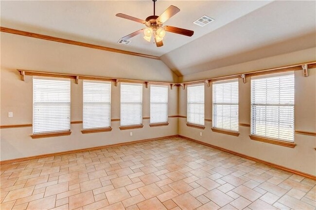 Building Photo - 16304 Vallejo Pl