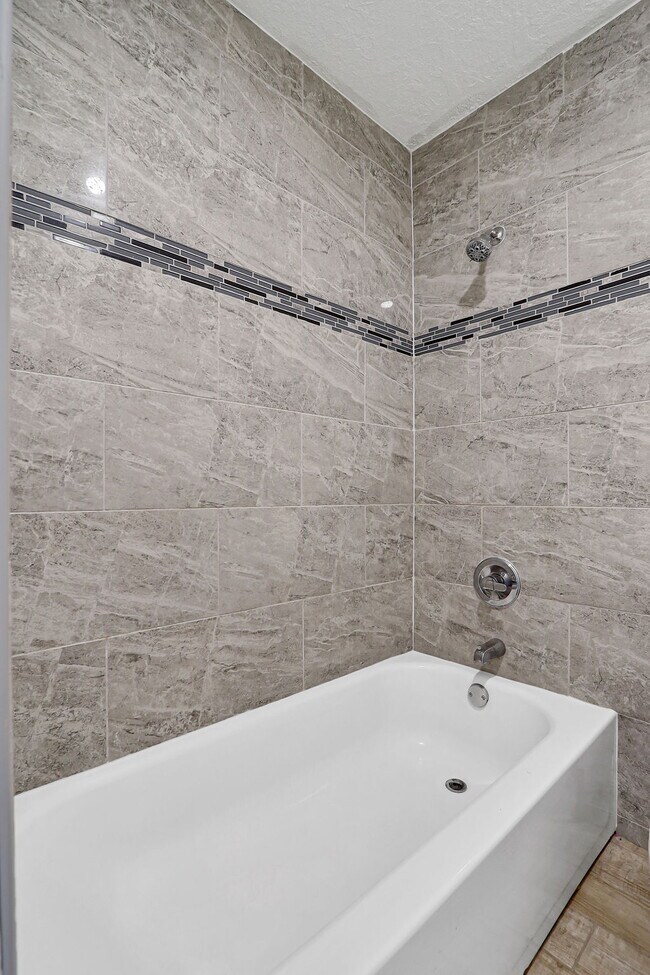 Building Photo - 10401 Centaur Dr