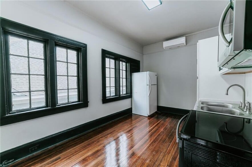 Building Photo - 207 Michigan Ave