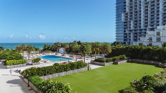 Building Photo - 2301 Collins Ave
