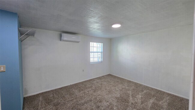 Building Photo - 2717 County Rd 3479B