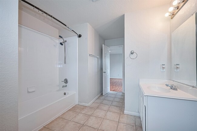 Building Photo - 12927 Pale Ivy Ln