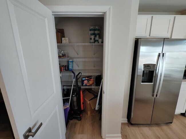 Building Photo - 104 Filly Ln