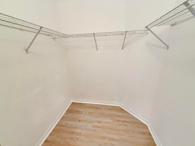 Building Photo - 2400 E Aragon Blvd