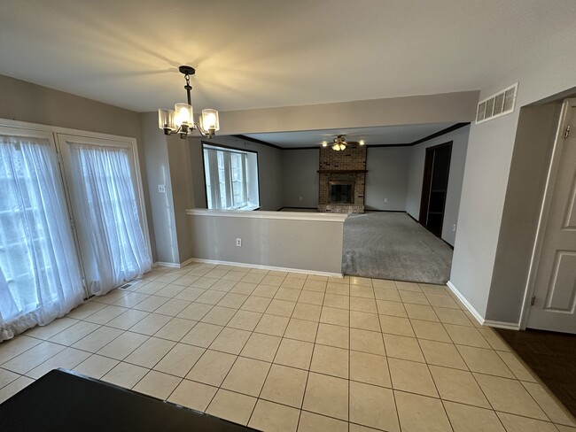 Building Photo - 10 Victoria Way