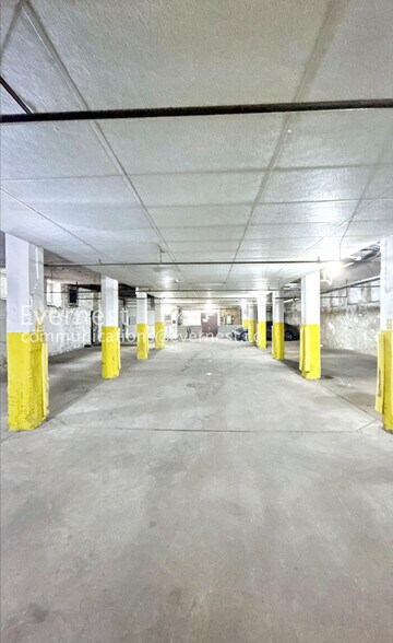 Building Photo - 5316 Pershing Ave