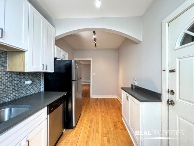 Building Photo - 0 bedroom in CHICAGO IL 60647