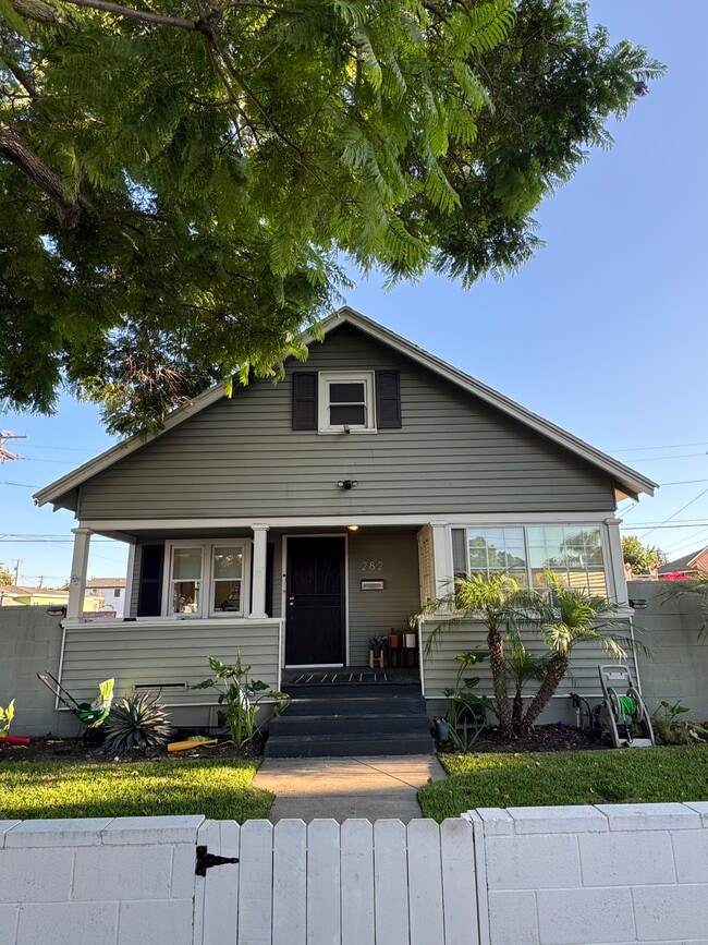 Primary Photo - 282 E 51st St