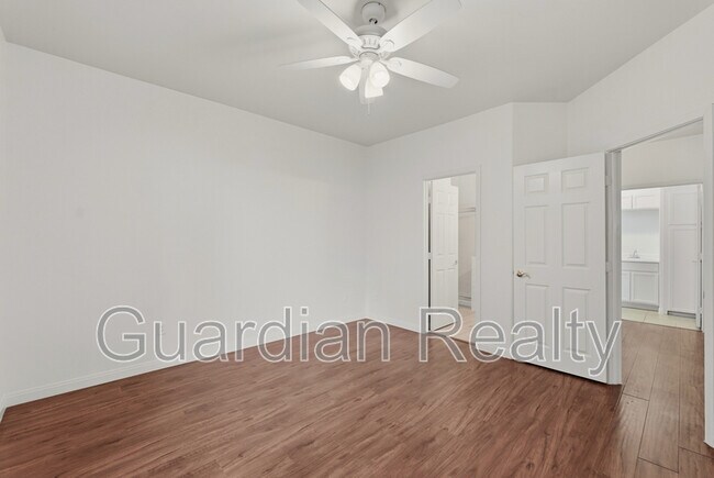 Building Photo - 2050 W Warm Springs Rd