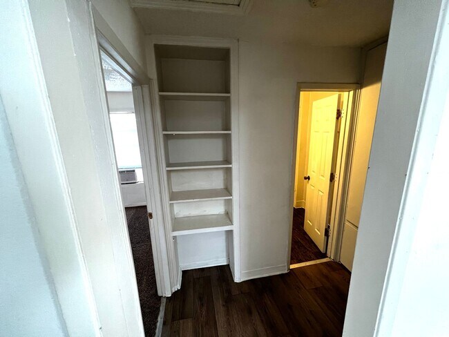 Building Photo - E 9th Duplex 1