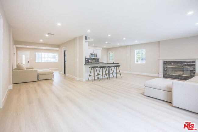 Building Photo - 22022 Lopez St