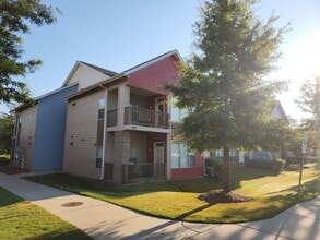 Building Photo - 2 Bedroom North Raleigh for rent