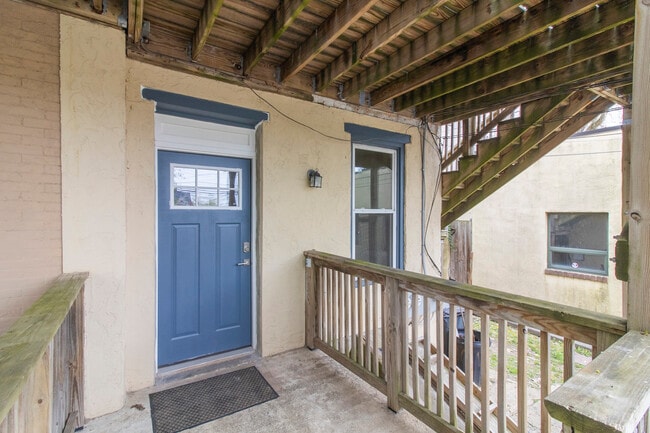 Building Photo - 328 W Front St