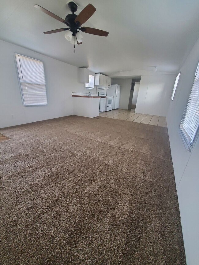 Building Photo - Ready to move in!