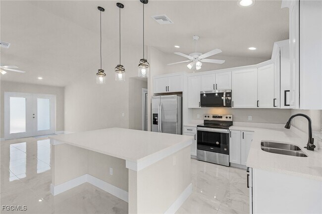 Building Photo - 2510 SW 17th Ave