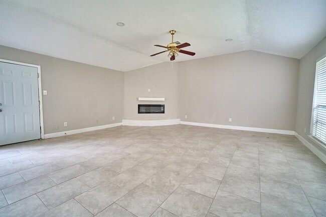 Building Photo - 923 Kenforest Dr