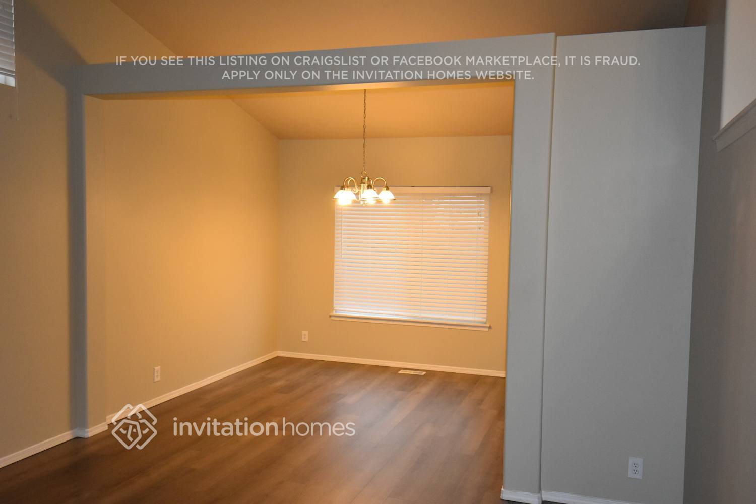 Building Photo - 17804 W Country Club Dr