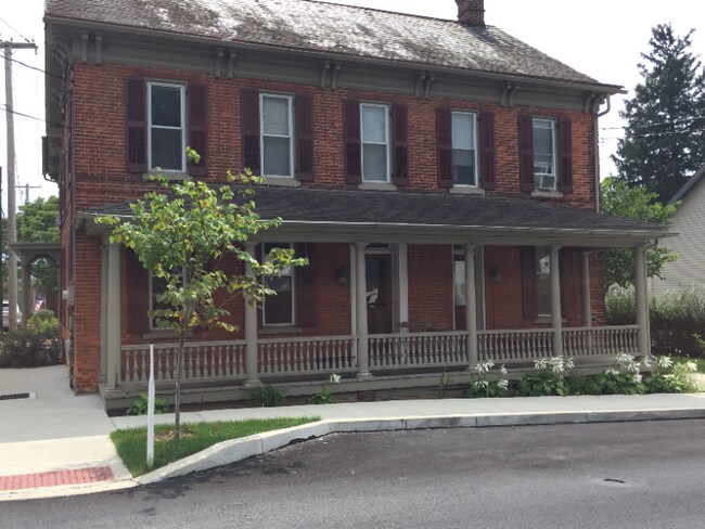 Building Photo - 39 E High St