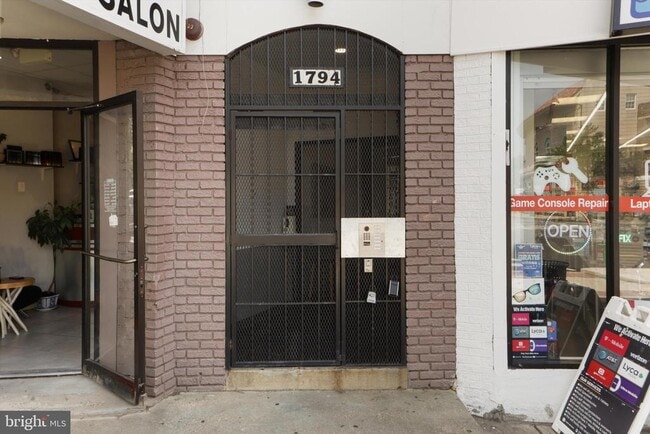 Building Photo - 1794 Columbia Rd NW