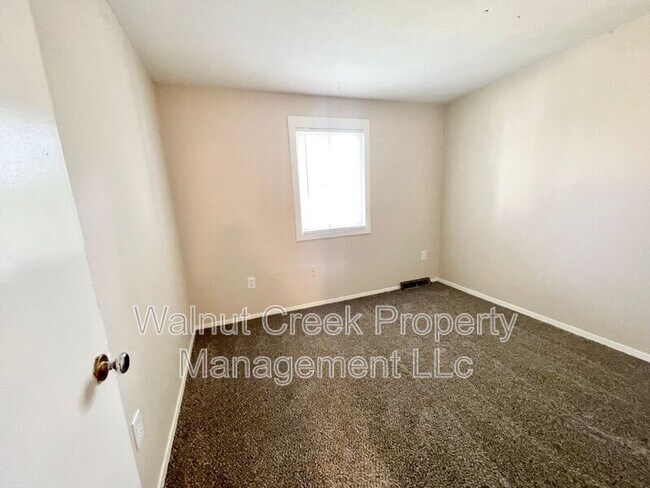 Building Photo - 5520 Beavercrest Dr