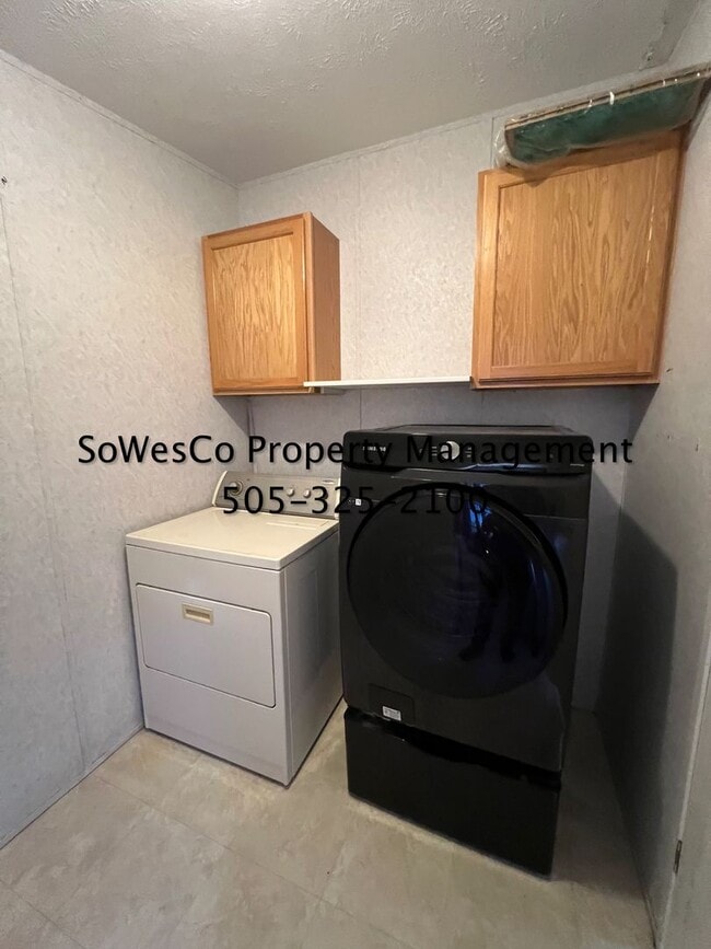 Building Photo - Four Bedroom 2 Bath Home in Kirtland