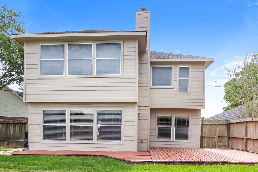 Building Photo - 15802 St Lawrence Cir